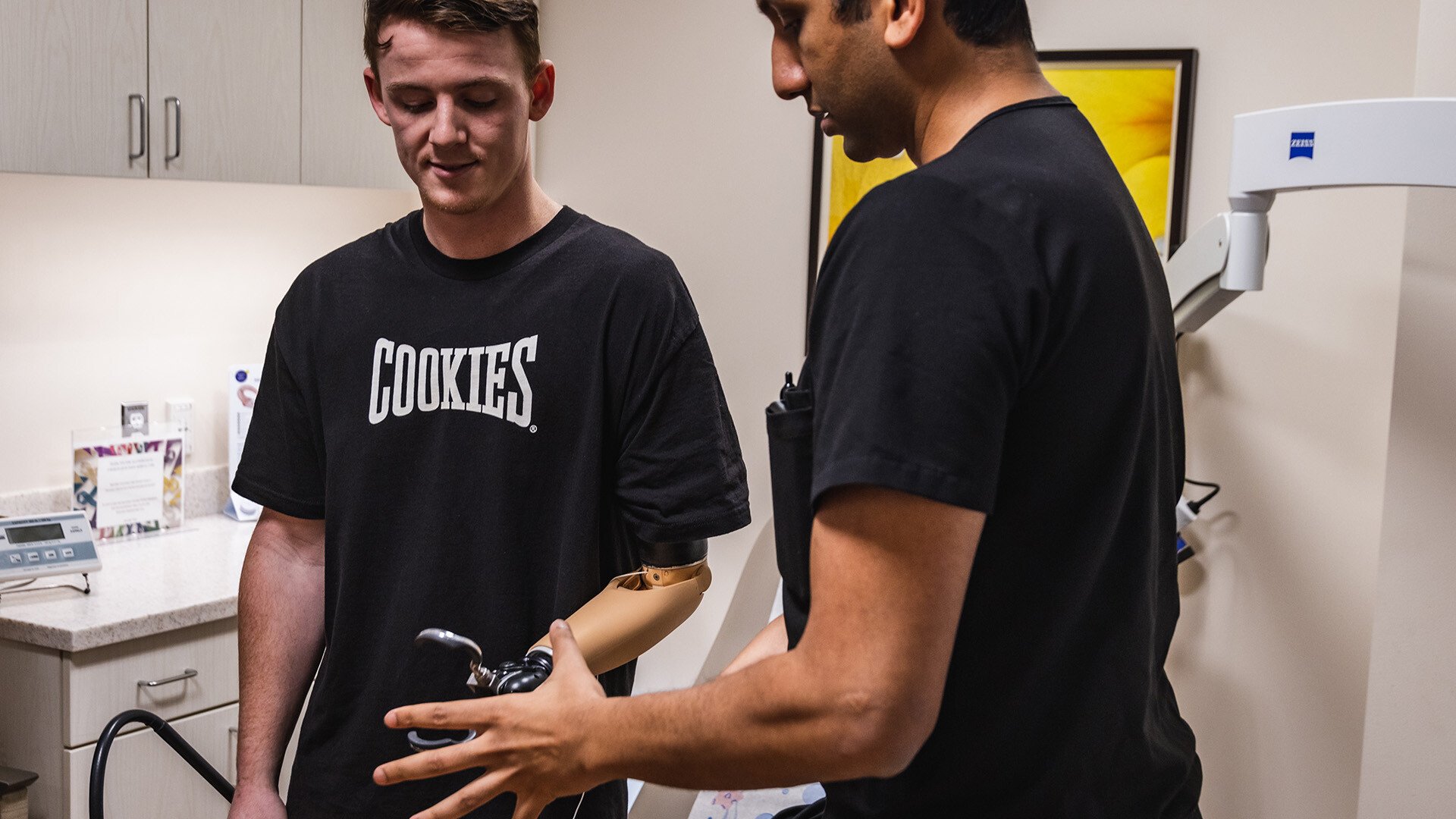 ARMS - Center for Hand and Upper Extremity Surgery (T2) - prosthetic training