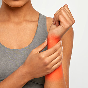 female-athlete-arm-pain
